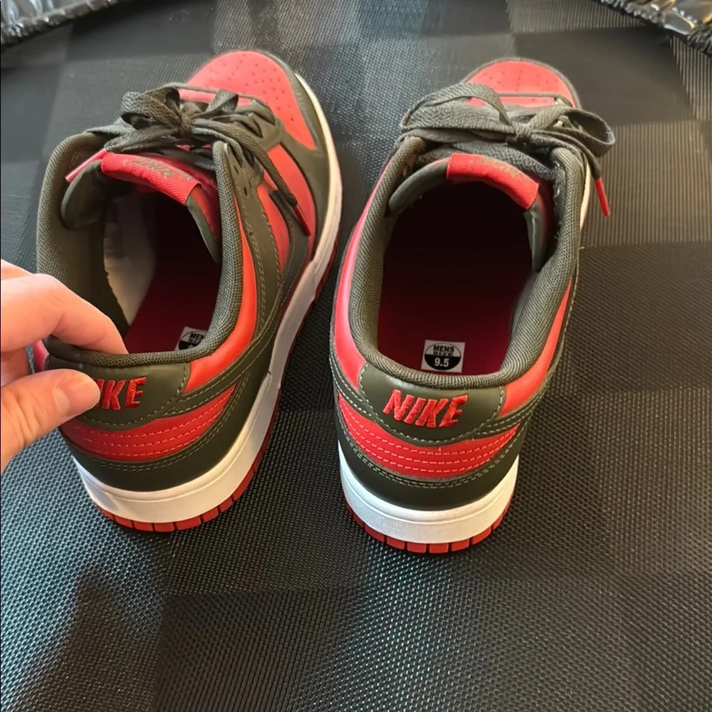 Nike Men's Red black/gray dunks - Picture 5 of 5